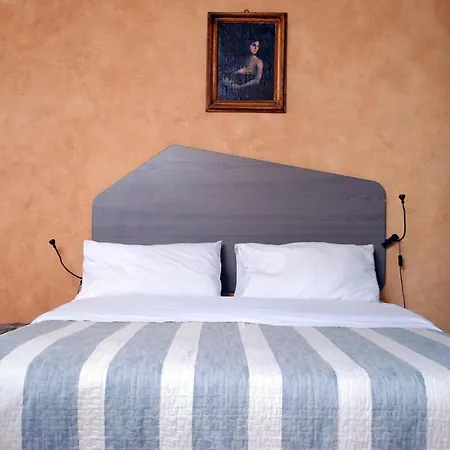 فندق مبيت وإفطار La Biccherna سيينا